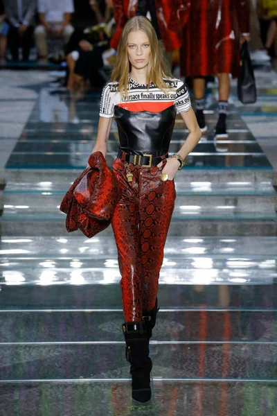 Look 13
